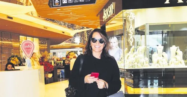 Yeni şarkısı 'Yazık'ı geçtiğimiz hafta görücüye çıkaran Bengü, ilgiden çok memnun