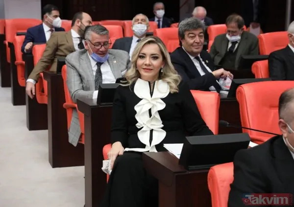 TBMM'de kadın vekillerin şıklık yarışı! HDP'li isimden sinsi mesaj: Meral Danış Beştaş yılan kolyesi taktı - 1