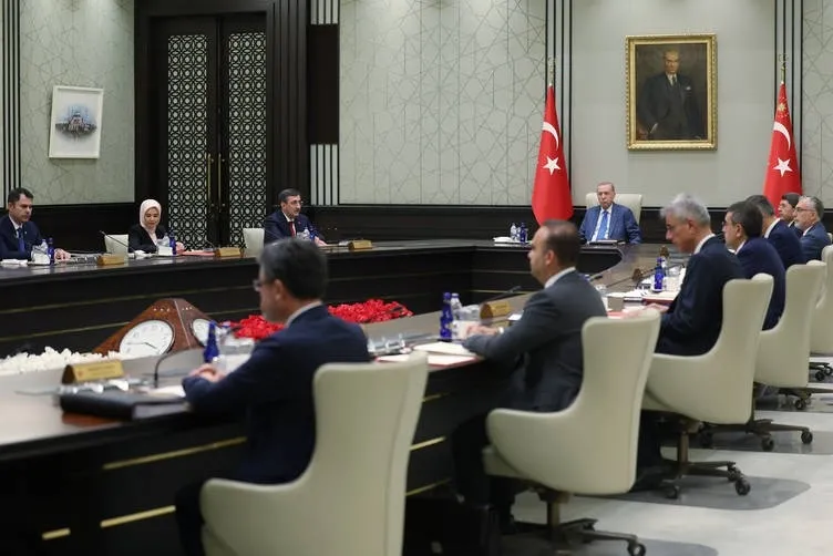 cumhurbaskanligi-kabinesi-toplaniyor-masada-ucak-kazasi-terorsuz-turkiye-gazze-var-1763299846781.jpeg umhurbaşkanlığı Kabinesi, Başkan Recep Tayyip Erdoğan başkanlığında toplancak. (AA-ARŞİV)