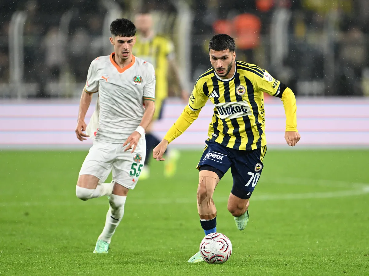 aston-villa-fenerbahceden-oguz-aydini-istiyor-1792396644698.jpg İngiliz devinden Oğuz Aydın'a kanca! Ocak'ta girişim olacak-2