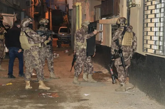 SON DAKİKA: Adana’da şafak vakti DEAŞ operasyonu