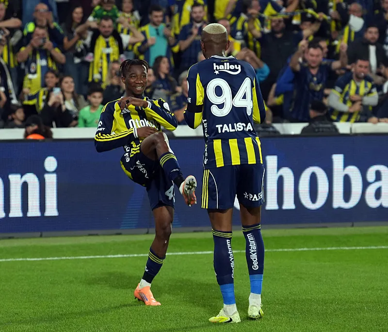 Fenerbahçe kritik virajda! Rizespor maçının 11'inde sürpriz tercih - 5