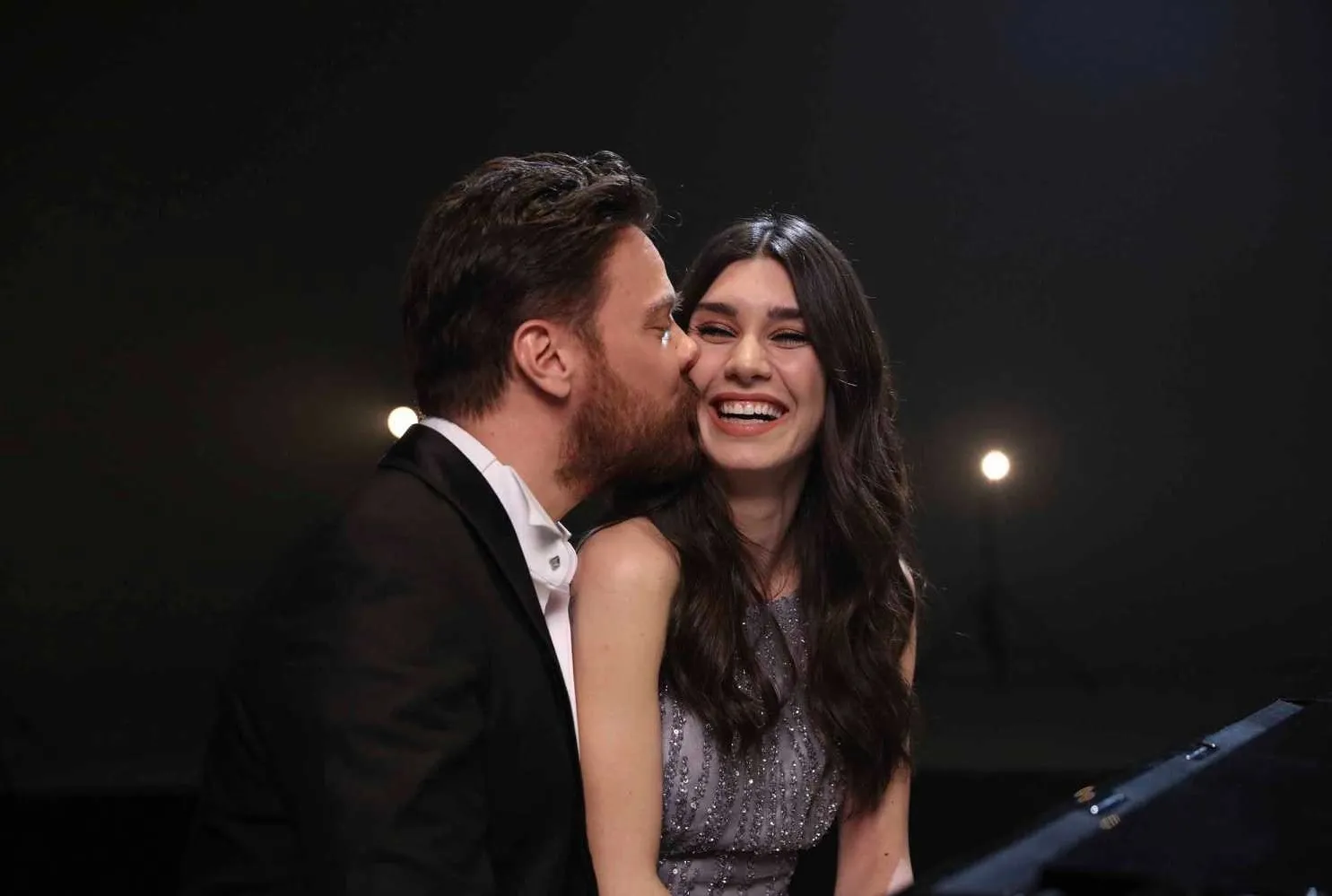 Eski eşe gönderme yaptı