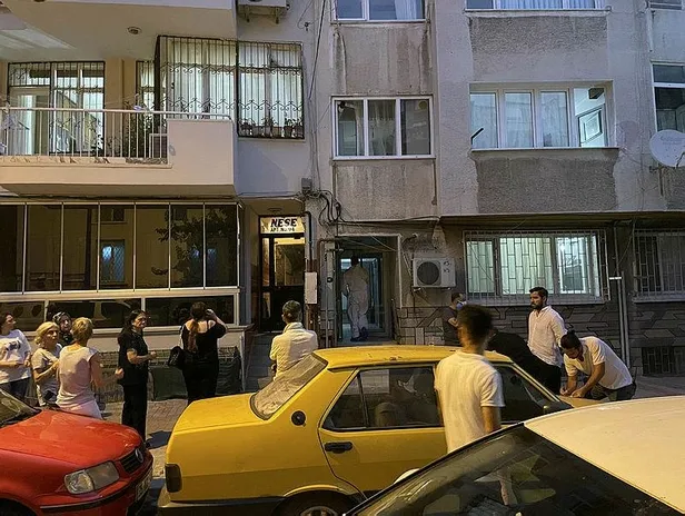 kotu-koku-aci-gercegi-ortaya-cikardi-izmirde-anne-ve-oglu-olu-bulundu-1688676560044.jpeg Kötü koku acı gerçeği ortaya çıkardı! İzmir'de anne ve oğlu ölü bulundu-1