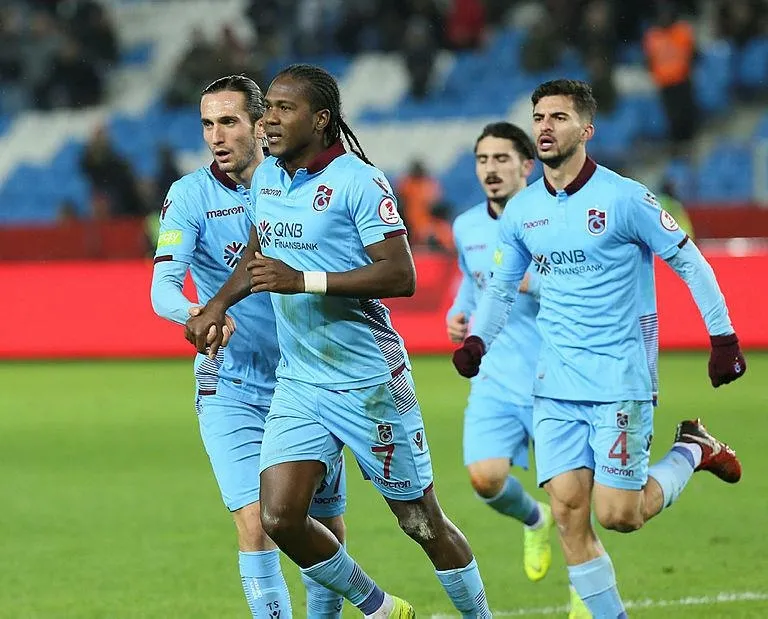 Fırtına tura göz kırptı