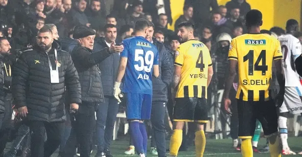 Artık futbol kalmadı! İstanbulspor-Trabzonspor maçı yarıda kaldı | İstanbulspor başkanı takımını sahadan çekti!