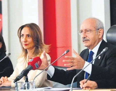 turkiye-beyaza-burunuyor-istanbulda-17-yil-aradan-sonra-kasim-ayinda-kar-yagdi-1700432522018.jpeg Türkiye beyaza bürünüyor! İstanbul’da 17 yıl aradan sonra kasım ayında kar yağdı-5