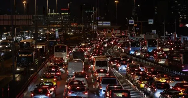 İstanbul'da trafik yoğunluğu! | YOL DURUMU HARİTASI