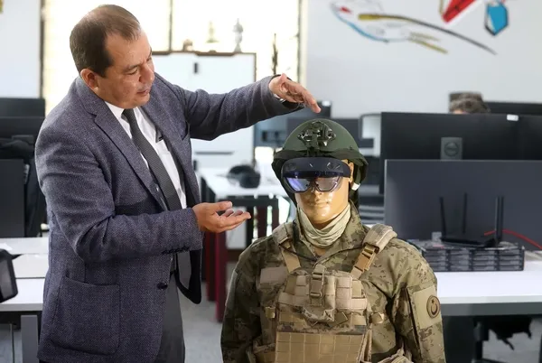 yerli-ve-milli-savunma-sanayiine-bir-imza-daha-turk-tanklarina-zirh-otesi-gorus-geliyor-1664790846473.jpg Yerli ve milli savunma sanayiine bir imza daha! Türk tanklarına zırh ötesi görüş geliyor-5