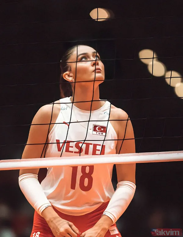 Aralarının limoni olduğu söylenen Zehra Güneş ile Hande Baladın'dan olay yaratan hamle! Filenin Sultanları'nın iki güzeli... - 12