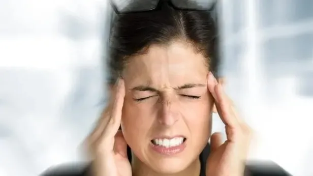 Ramazanda oruçluyken baş ağrısı neden olur? Yüzde 100 etkili yöntem bulundu! Baş ağrısını şak diye kesiyor!