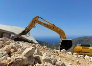 Antalyada kaçak yapılarla mücadele sürüyor! 11i daha yıkıldı