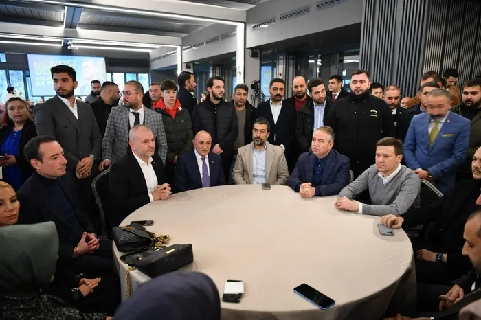 cumhur-ittifakinin-ankara-buyuksehir-belediye-baskani-adayi-turgut-altinok-ankarada-artik-yavas-yillara-son-ve-1705856864283.jpeg