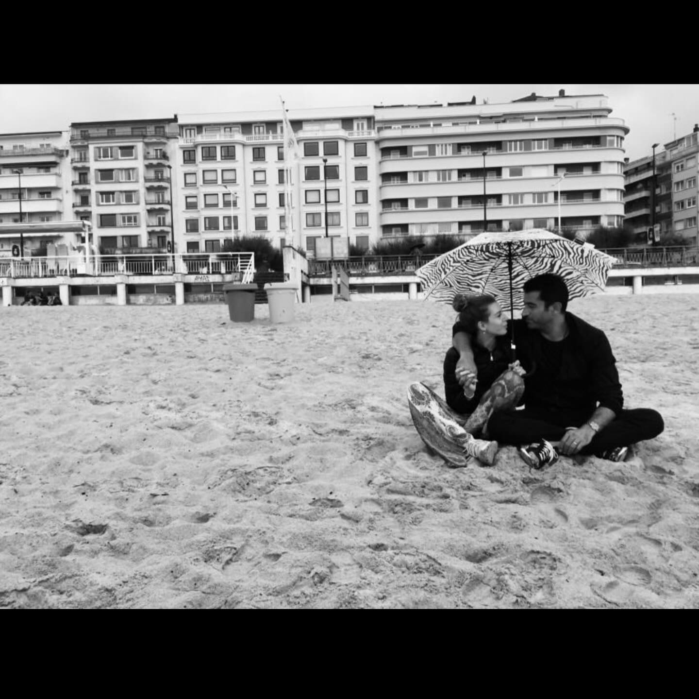 Ekranda A.B.İ evde baba! Sinem Kobal ve Kenan İmirzalıoğlu’nun masalsı aşkı - 15