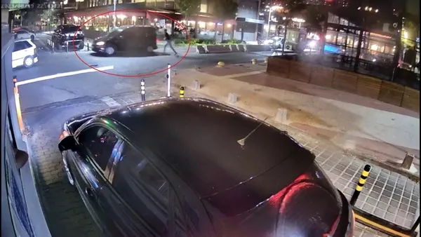 basaksehirdeki-vale-cinayeti-dur-ihtarina-uymayan-suphelilerle-polis-arasinda-catisma-1692772326500.jpg Başakşehir'deki vale cinayeti: 'Dur' ihtarına uymayan şüphelilerle polis arasında çatışma!-5