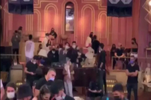 İstanbul'da koronavirüs yasağına rağmen parti yapanlara 194 bin lira ceza