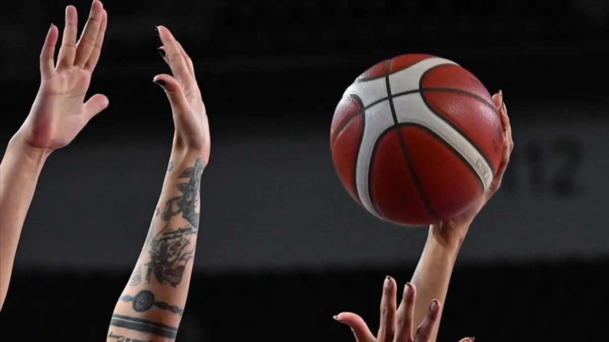 Potada Fenerbahçe Opet  Beşiktaş derbisi!