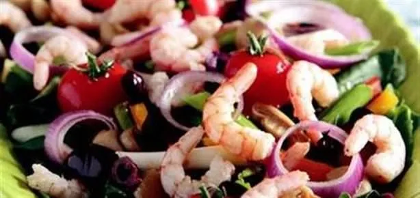 Rokalı Karides Salatası