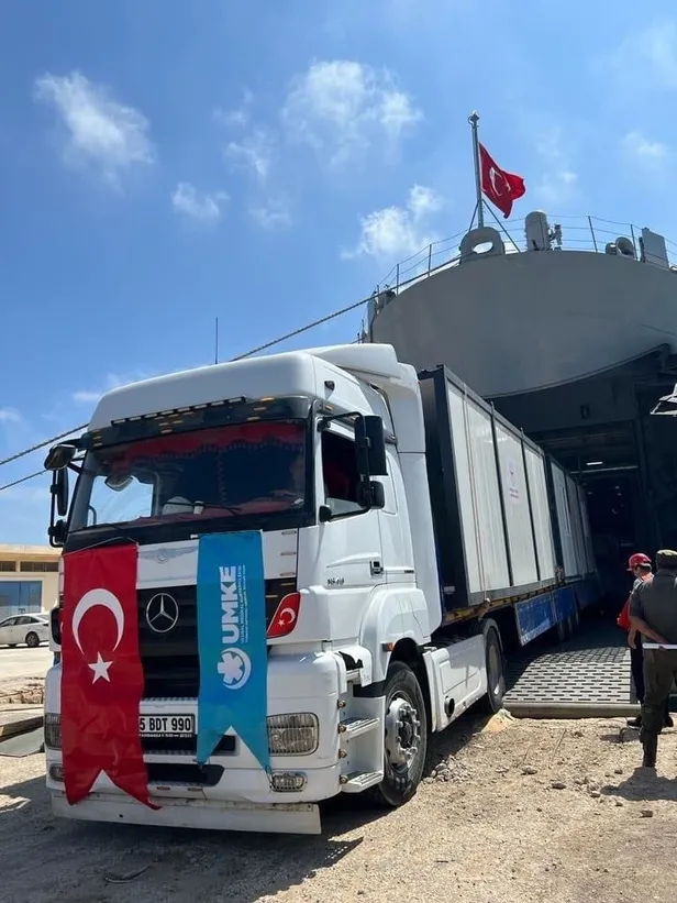 1694875793846.jpeg TCG Sancaktar ve TCG Bayraktar'ın Libya'ya ulaştırdığı yardım malzemeleri yetkililere teslim edildi-3