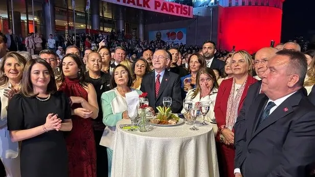 1694249871352.jpeg İmamoğlu 2028 planını dillendirdi! Önce kağıt kalemle sonra da "100. Yılında CHP" panelinde Kılıçdaroğlu'nu sıkıştırdı: CHP değişecek Türkiye değişecek-3