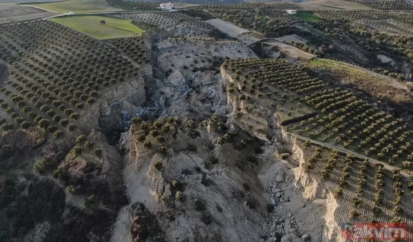 Maraş depremi sonrası Hatay'da korkunç manzara! 200 metre genişlikte kanyon oluştu - 1