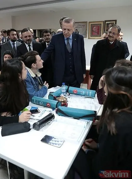 Başkan Erdoğan millet kıraathanesinde gençlerle bir araya geldi
