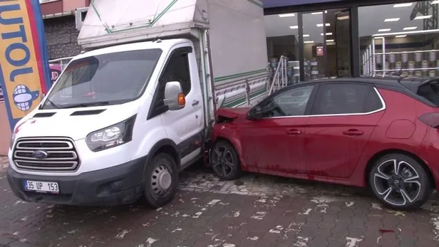 Ataşehir’de direksiyon hakimiyetini kaybeden sürücü dehşet saçtı: 1 yaralı-3