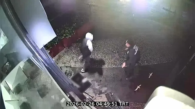 İstanbul'da kepengi kaldırıp serveti götürdüler: 2 dakikada 18 milyonluk vurgun-4