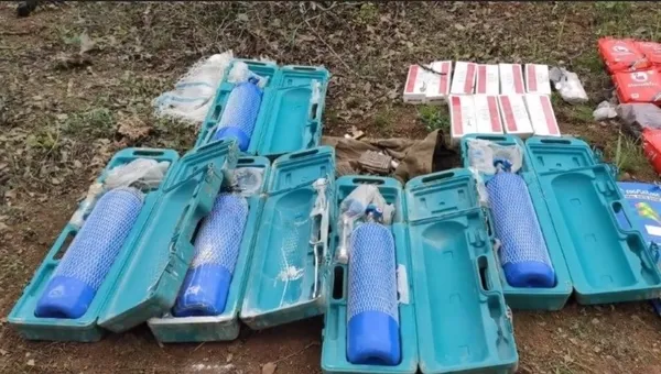 son-dakika-pence-kilit-harekatinda-yeni-goruntuler-komandolar-inlerini-basiyor-1650446060969.jpg Son dakika: Pençe-Kilit Harekatı'nda yeni görüntüler! Komandolar inlerini basıyor...-3