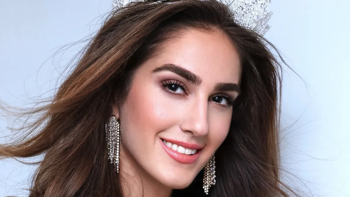 İdil Bilgen Miss World'de çeyrek finalde!
