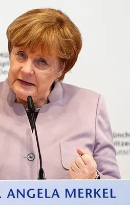 Merkel'den Hollanda faşizmine destek!