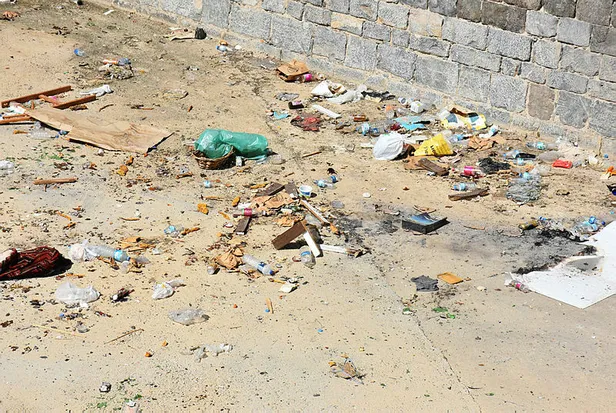 izmirliler-tunc-soyeri-goreve-cagirdi-kotu-koku-ve-cop-vatandasi-cileden-cikardi-1601362364570.jpg Vatandaşlar Tunç Soyer'i göreve çağırdı! İzmir'in çöp sorununa haşere de eklendi-3