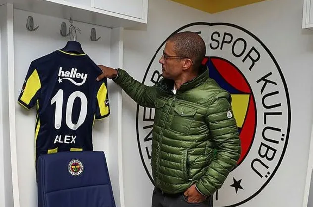 Alex de Souza'nın paylaşımı Fenerbahçe taraftarını heyecanlandırdı
