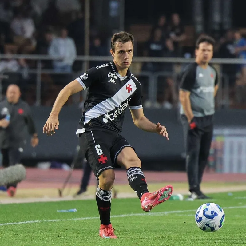 besiktasta-lucas-piton-transferi-sona-yaklasti-1767543011308.jpeg
