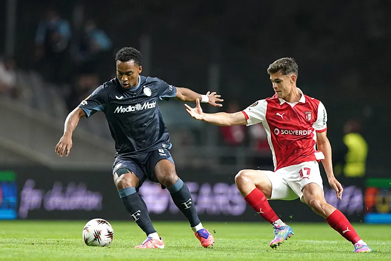 Fenerbahçe ve Galatasaray'ın yıldız futbolcu için transfer savaşı! - 24