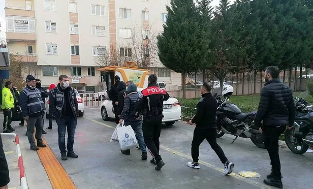 kirklarelinde-silahli-kavga-durusmasi-40-saat-surdu-19-kisi-tutuklandi-1638471654654.jpeg Kırklareli'nde silahlı kavga duruşması 40 saat sürdü! 19 kişi tutuklandı-3