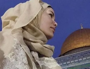 Gamze Özçelik'i sosyal medya çetesi linç etti!