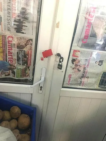 Kumarbazlar kıraathaneyi manava çevirdi: Batak partisi düzenledi-4