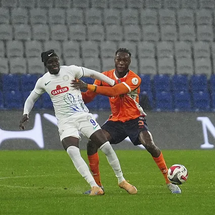 İstanbul’da 4 gollü düello! Başakşehir - Rizespor: 2-2 | MAÇ SONUCU