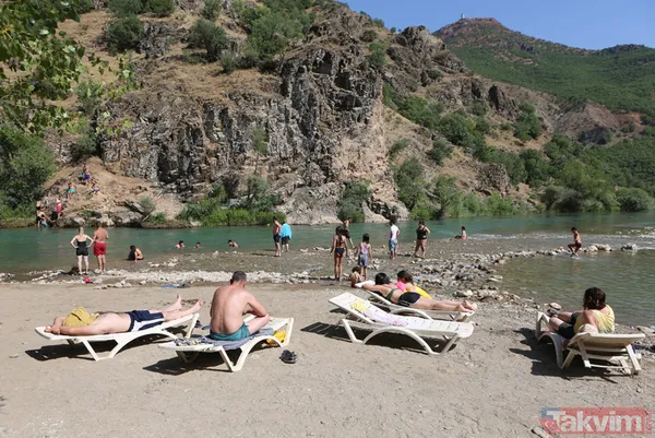 Tunceli'de 40 derece sıcaktan bunalanlar Munzur ve Pülümür çaylarında serinledi - 3