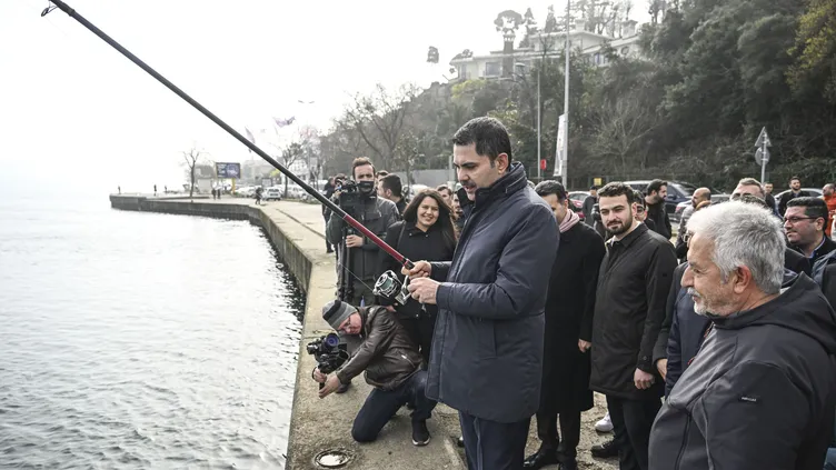 ▶️ Cumhur İttifakı'nın İBB Başkan adayı Murat Kurum'dan Sarıyer’deki olta balıkçılarına müjde: “Sahile vatandaşlarımızın ihtiyaçlarını giderecek seyyar kabinler koyacağız”