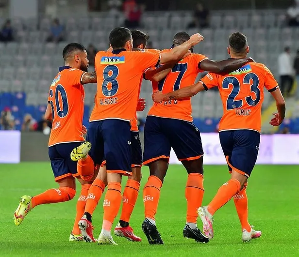 medipol-basaksehir-2-0-fenerbahce-mac-sonucu-1632075076601.jpeg Medipol Başakşehir 2-0 Fenerbahçe | MAÇ SONUCU-6
