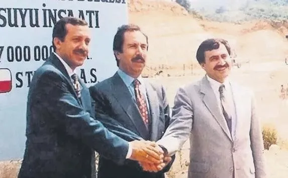 sosyal-belediyeciligin-oncusu-baskan-erdoganin-4-yillik-belediye-baskanligi-turkiyeye-ornek-oldu-1776319699528.jpeg Sosyal belediyeciliğin öncüsü: Başkan Erdoğan'ın 4 yıllık belediye başkanlığı Türkiye'ye örnek oldu-1