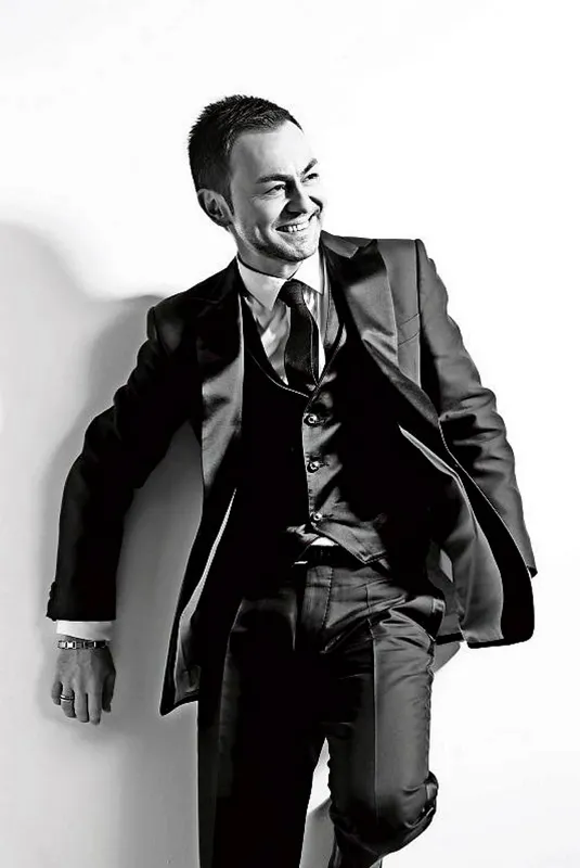 cinli-bakan-serdar-ortaca-benzerligiyle-bu-kadari-olmaz-dedirtti-hik-demis-burnundan-dusmus-tipatip-aynisi-1610565690240.jpg Çinli bakan Serdar Ortaç'a benzerliğiyle bu kadarı olmaz dedirtti! Hık demiş burnundan düşmüş! Tıpatıp aynısı...-11