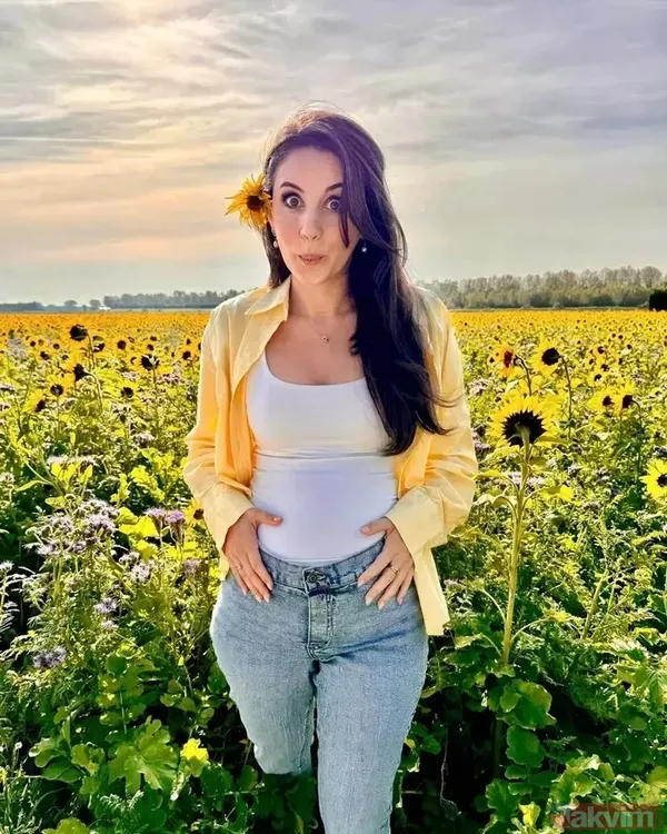 Karsu bebeğinin cinsiyetini pankartla duyurdu! Eşi Mike Schrama sevinçten yerinde duramadı - 10