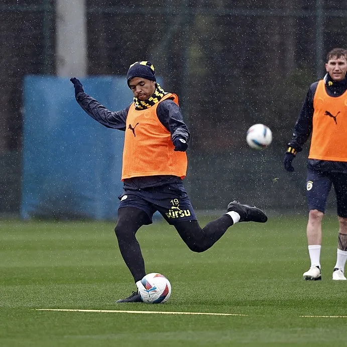 Derbinin golleri yabancılardan