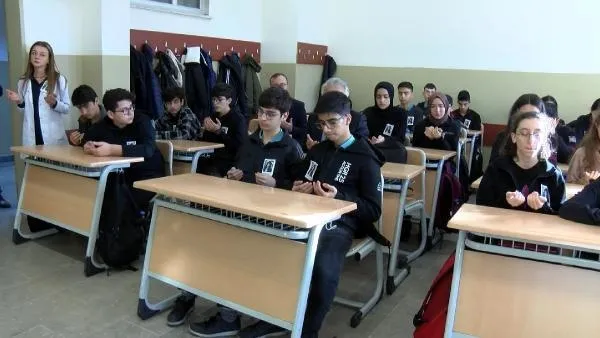 İstiklal'deki terör saldırısında hayatını kaybeden Yağmur'un arkadaşları gözyaşlarına boğuldu-5