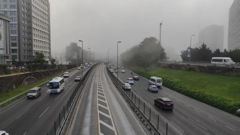 İstanbul Boğazı'nda sis (DHA)