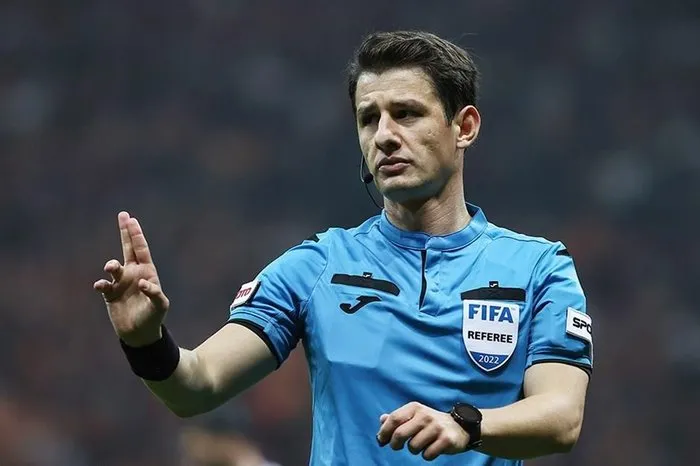 tff-baskani-mehmet-buyukeksi-ile-gorusen-hakemler-maca-cikma-karari-aldi-1702678850672.jpeg TFF Başkanı Mehmet Büyükekşi ile görüşen hakemler maça çıkma kararı aldı-2