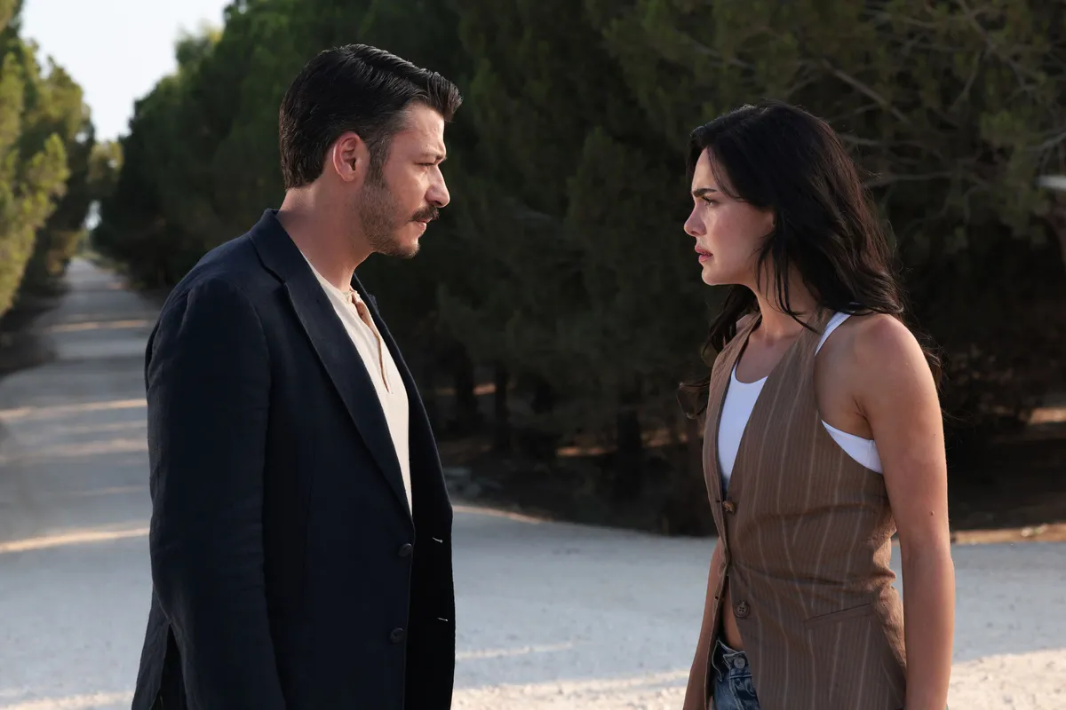 1789724282193.jpg Mercan Köşk’ün Aras’ı Kubilay Aka, Adana Altın Koza Film Festivali'nde jüri koltuğuna oturuyor-3